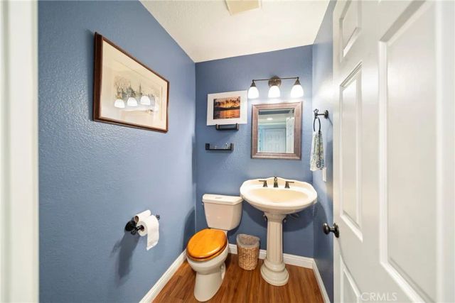 18730 Hatteras 31, Tarzana, CA 91356