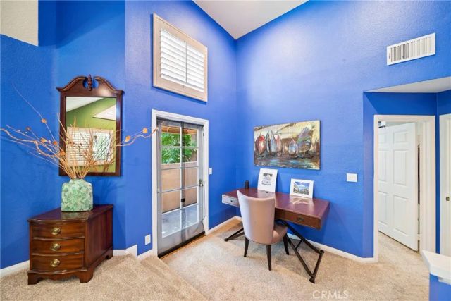 18730 Hatteras 31, Tarzana, CA 91356