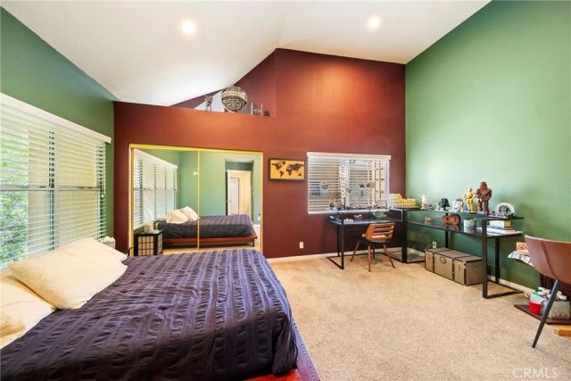 18730 Hatteras 31, Tarzana, CA 91356