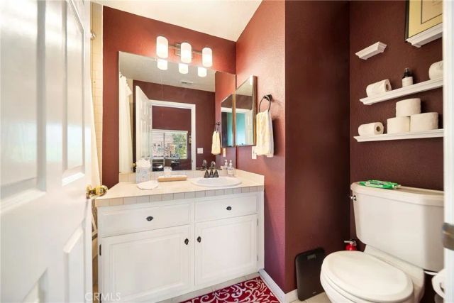 18730 Hatteras 31, Tarzana, CA 91356