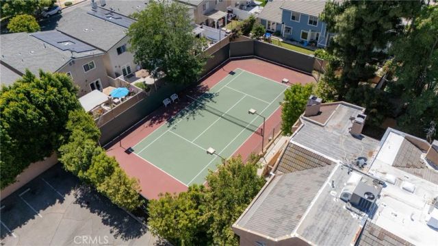18730 Hatteras 31, Tarzana, CA 91356