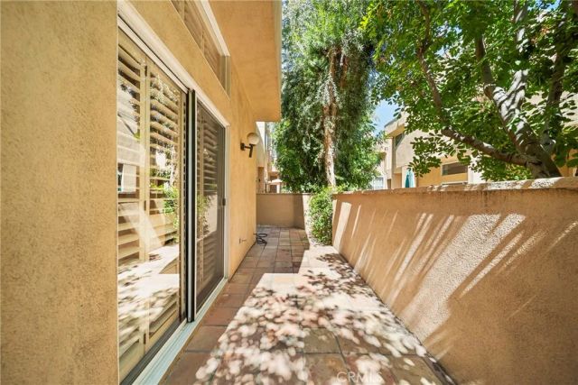 18730 Hatteras 31, Tarzana, CA 91356