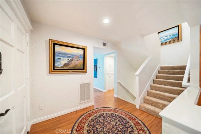 18730 Hatteras 31, Tarzana, CA 91356