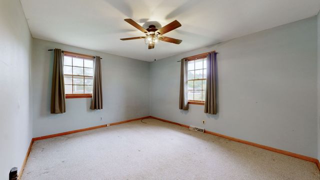 109 Phillips St, Charlotte, TN 37036
