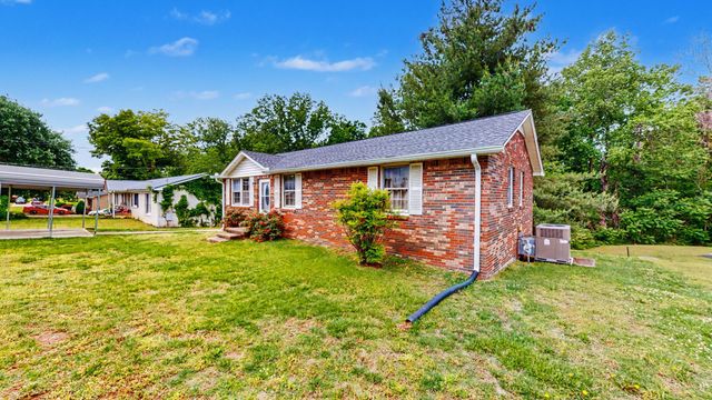 109 Phillips St, Charlotte, TN 37036