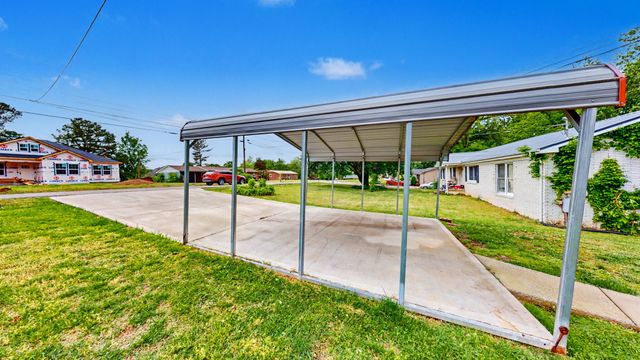 109 Phillips St, Charlotte, TN 37036