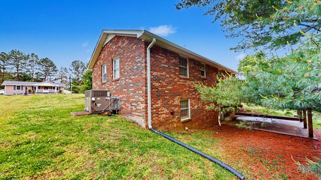 109 Phillips St, Charlotte, TN 37036