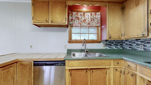 109 Phillips St, Charlotte, TN 37036