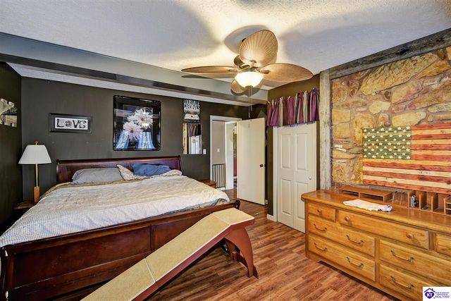930 Fort Avenue, Vine Grove, KY 40175