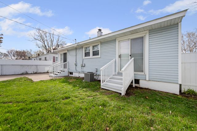 32304 Hazelwood Street, Westland, MI 48186