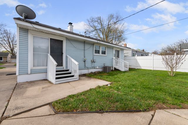 32304 Hazelwood Street, Westland, MI 48186