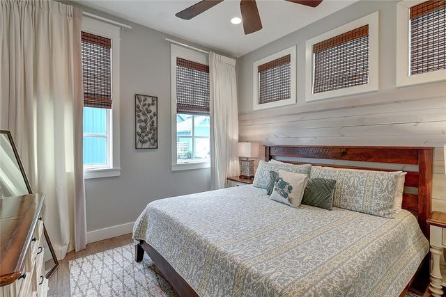 111 Still Water Dr, Port Aransas, TX 78373