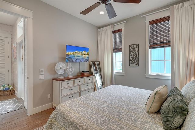 111 Still Water Dr, Port Aransas, TX 78373
