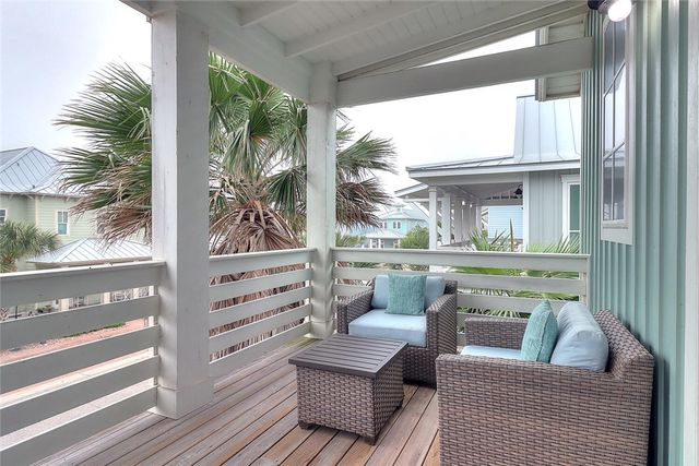 111 Still Water Dr, Port Aransas, TX 78373