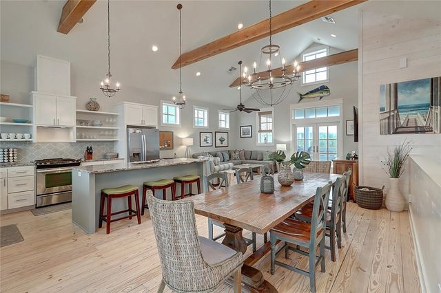 111 Still Water Dr, Port Aransas, TX 78373