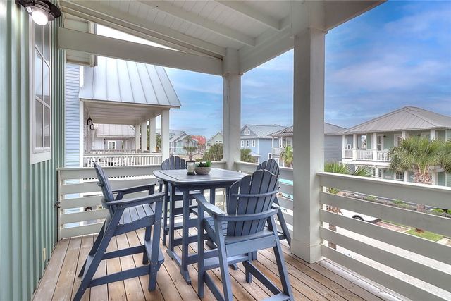 111 Still Water Dr, Port Aransas, TX 78373