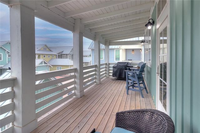 111 Still Water Dr, Port Aransas, TX 78373