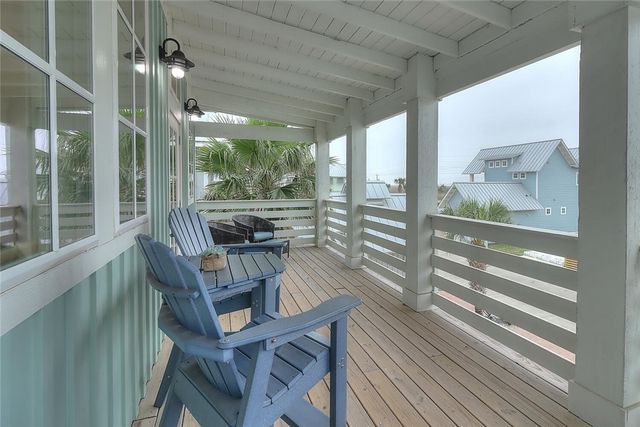 111 Still Water Dr, Port Aransas, TX 78373