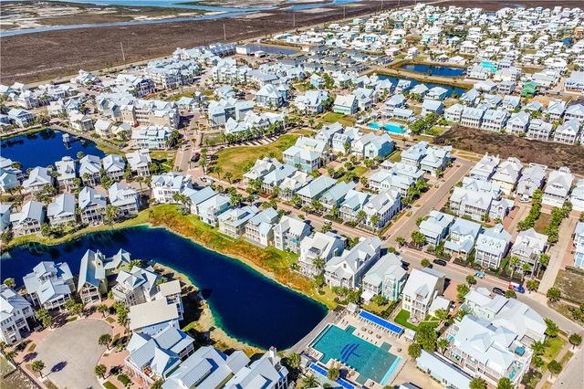 111 Still Water Dr, Port Aransas, TX 78373