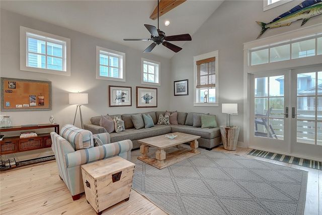 111 Still Water Dr, Port Aransas, TX 78373