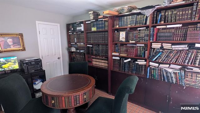 129 Wilbur Road, Bergenfield, NJ 07621