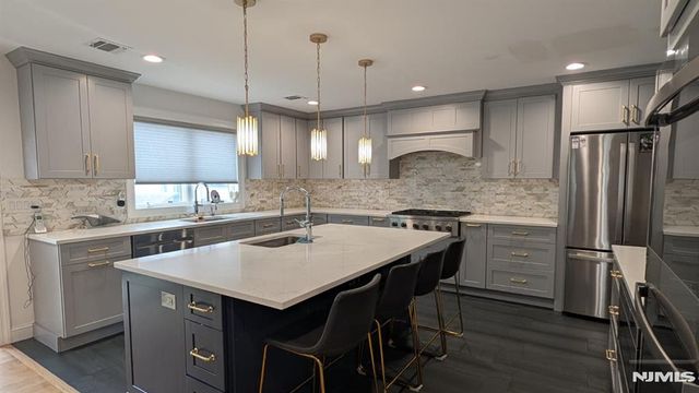 129 Wilbur Road, Bergenfield, NJ 07621