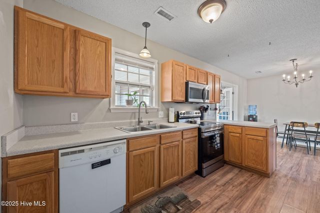 113 Airleigh Place, Richlands, NC 28574