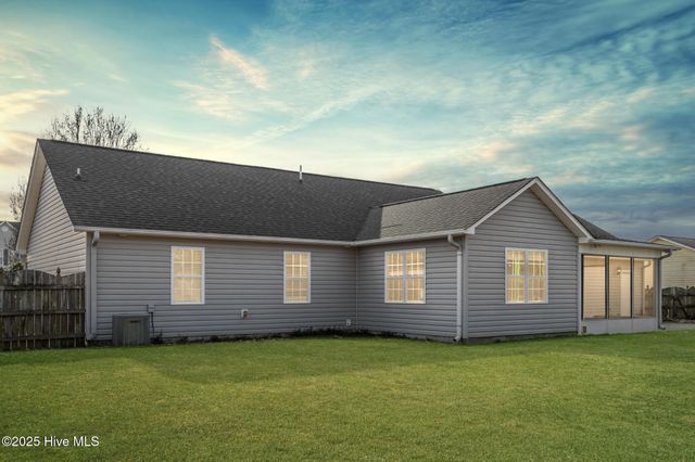 113 Airleigh Place, Richlands, NC 28574