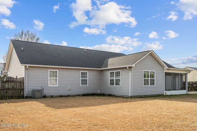 113 Airleigh Place, Richlands, NC 28574