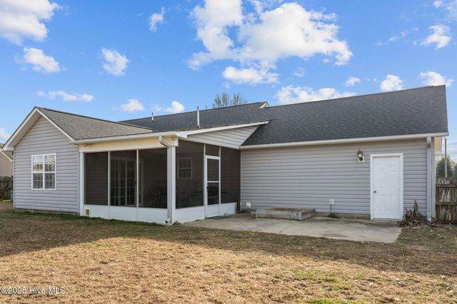 113 Airleigh Place, Richlands, NC 28574