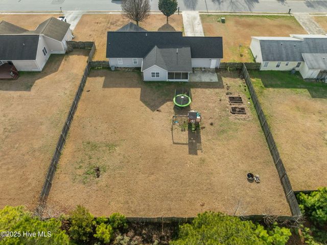 113 Airleigh Place, Richlands, NC 28574