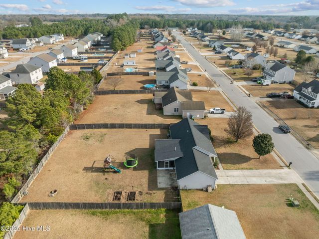 113 Airleigh Place, Richlands, NC 28574