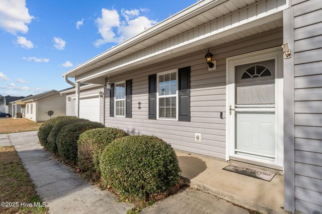 113 Airleigh Place, Richlands, NC 28574