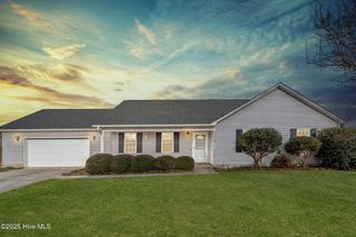 113 Airleigh Place, Richlands, NC 28574