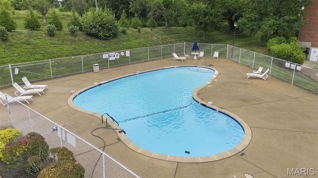 1525 Hampton Hall Drive 22, Chesterfield, MO 63017
