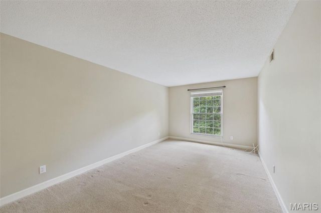 1525 Hampton Hall Drive 22, Chesterfield, MO 63017