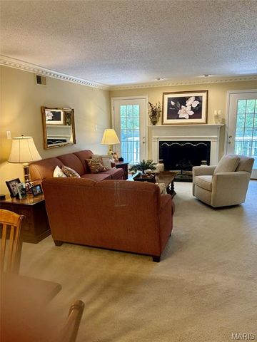 1525 Hampton Hall Drive 22, Chesterfield, MO 63017