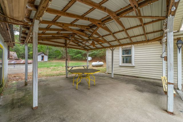 234 Lower Standing Rock Rd, Dover, TN 37058