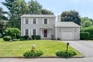 39 Venture Dr, Springfield, MA 01119