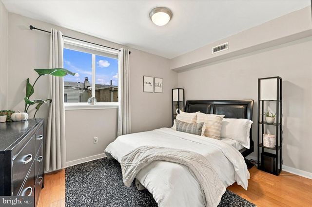 1222 S ALDER ST, Philadelphia, PA 19147