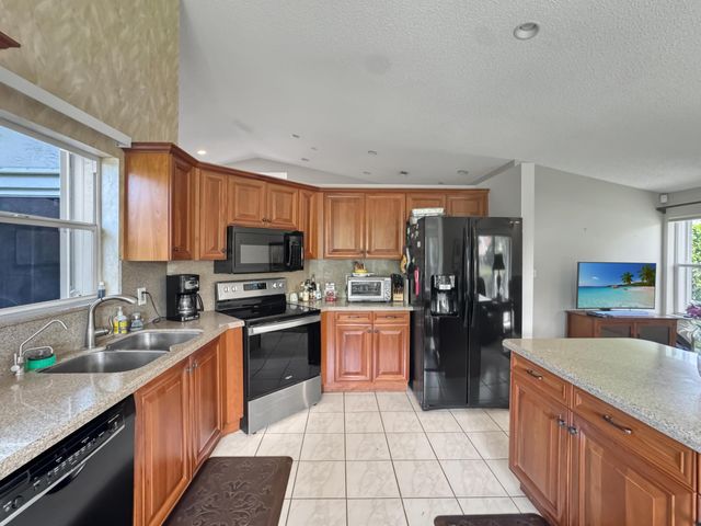 180 NW 47th Avenue, Deerfield Beach, FL 33442