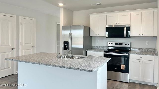 50 Sealy Drive, Byhalia, MS 38611