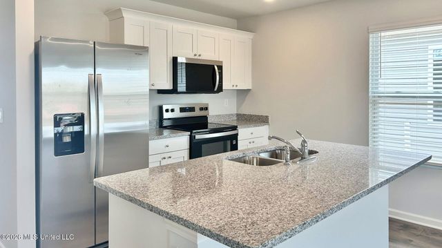 50 Sealy Drive, Byhalia, MS 38611