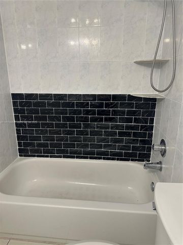 724 NE 4th St, Hallandale Beach, FL 33009