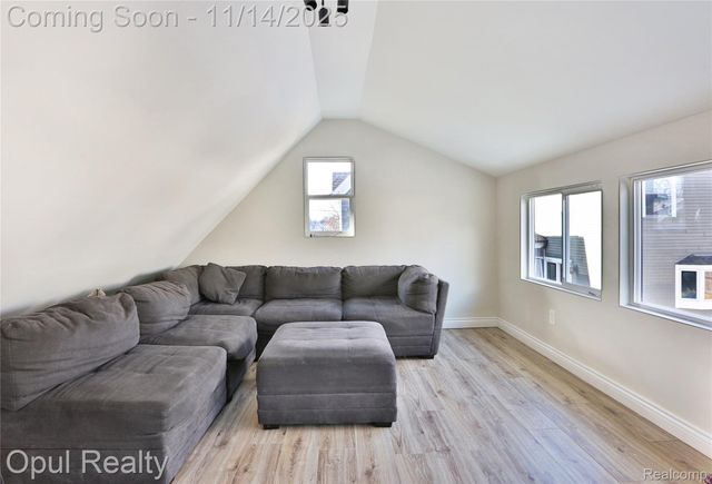 323 River Street, Northville, MI 48167