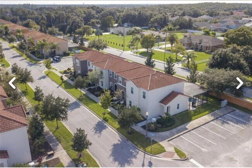1050 LAS FUENTES DRIVE, Kissimmee, FL 34746