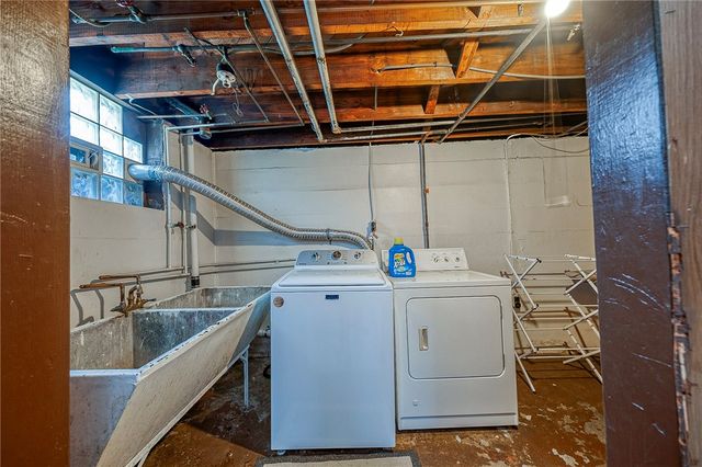 403 S Winebiddle St, Bloomfield, PA 15224