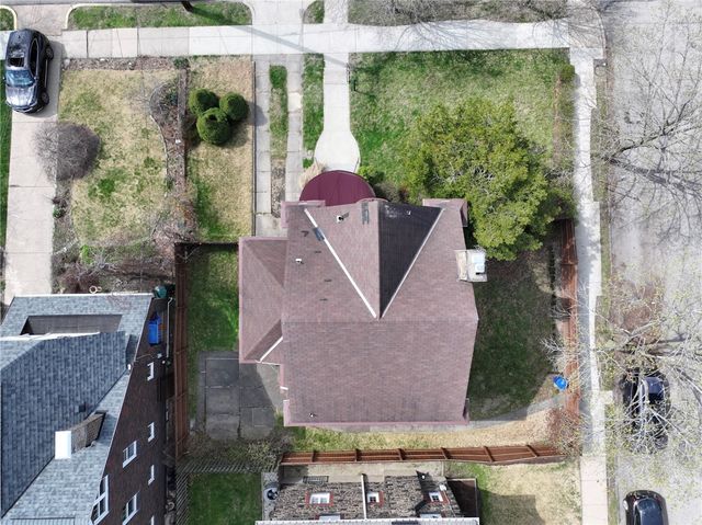 403 S Winebiddle St, Bloomfield, PA 15224