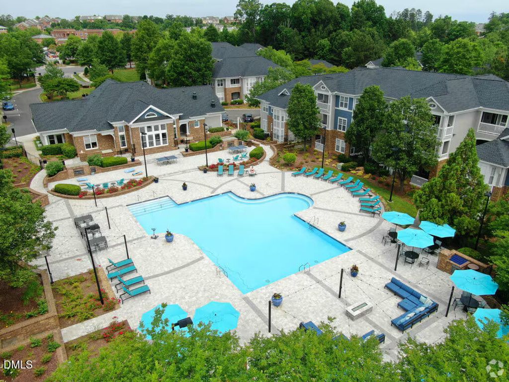 100 Village Crossing Drive 2br, Chapel Hill, NC 27517
