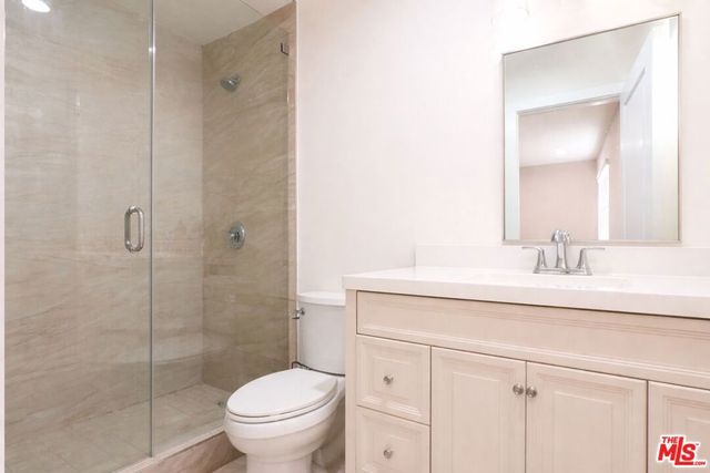 7703 N Hollywood Way, Burbank, CA 91505